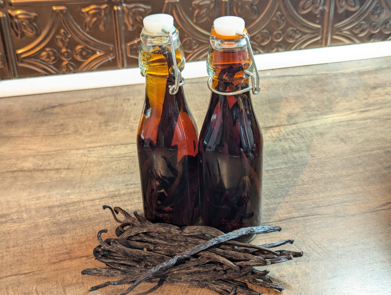 Vanilla Beans and Vanilla Extract