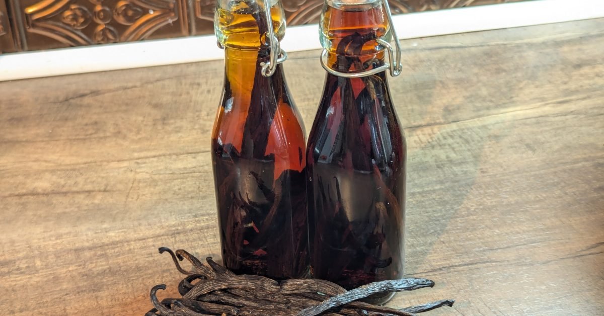 Vanilla Beans and Vanilla Extract